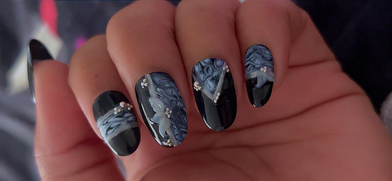 Short oval with water marble design
