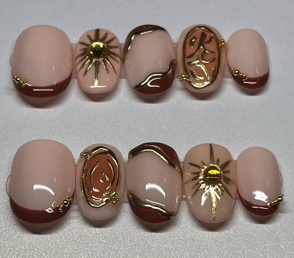 Short oval with gold chrome